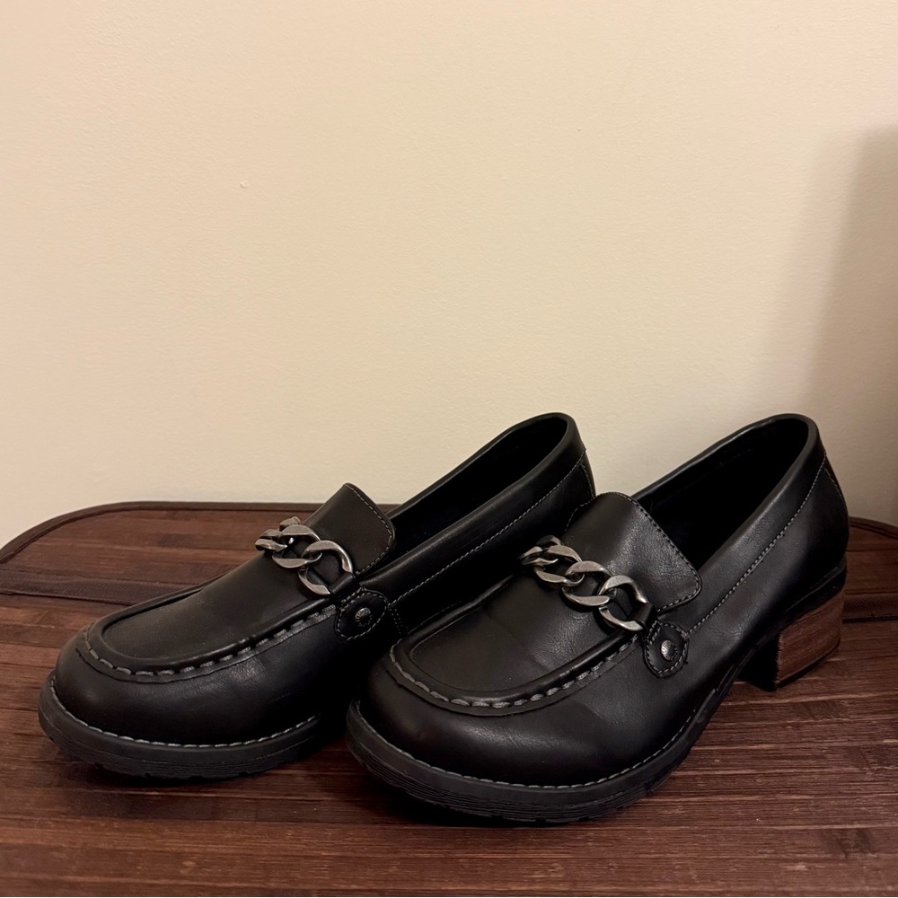 8W Black Loafers with Chain Detail